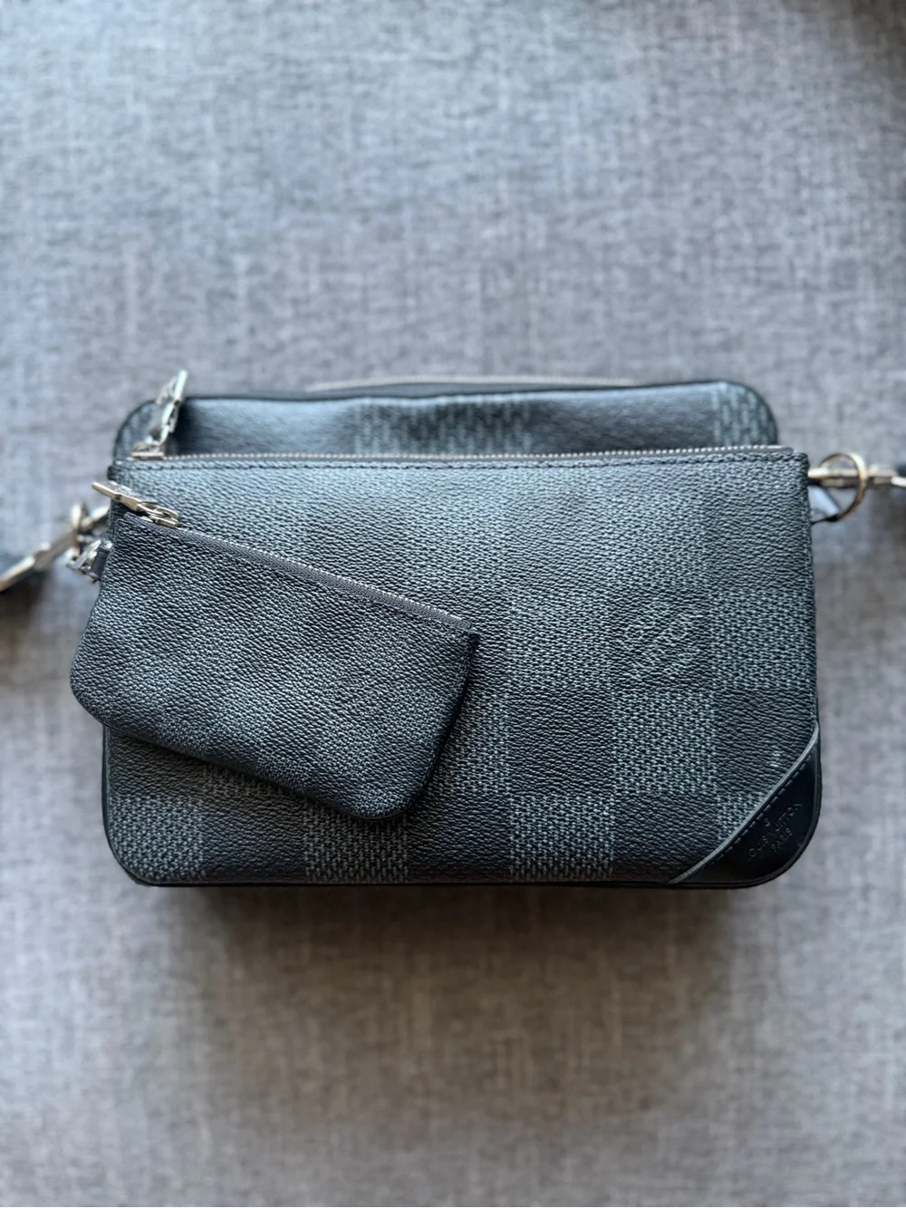 Louis Vuitton compact louis